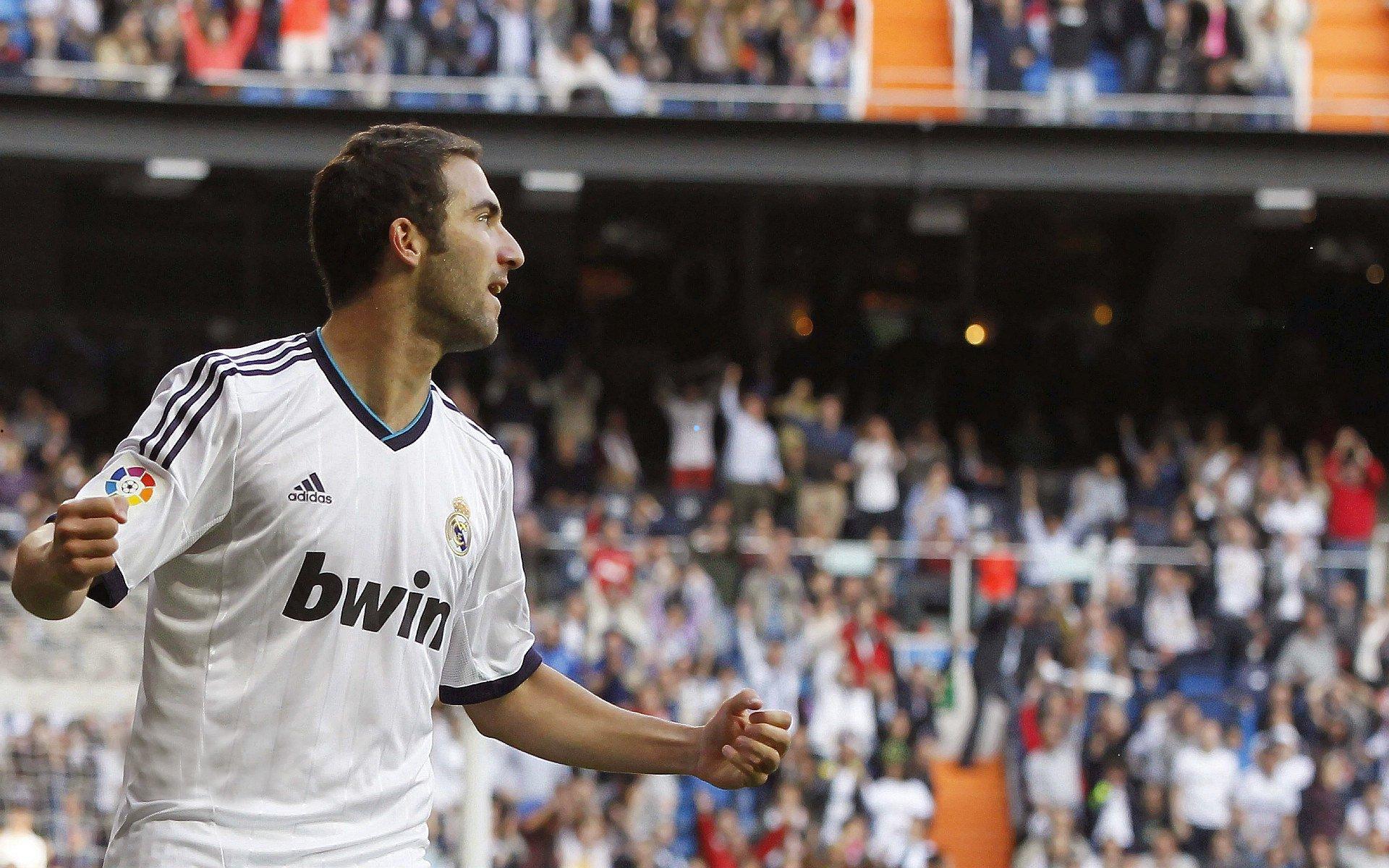 孟子凯弧顶神射一箭穿心,压哨三分绝杀点燃胜利火焰