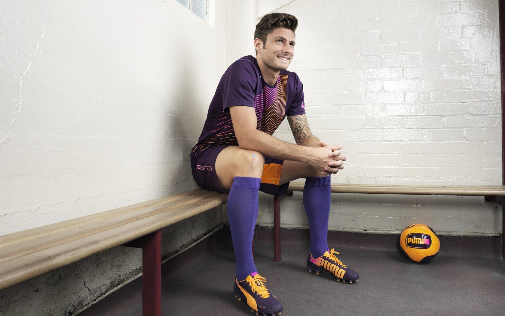 罗马主场2-0击败萨索洛,苏莱三分钟两球闪耀决胜时刻